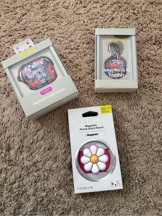 heyday Other - heyday Pink Floral Earbud Case, Heart Keychain & Daisy PopSocket- NWT
